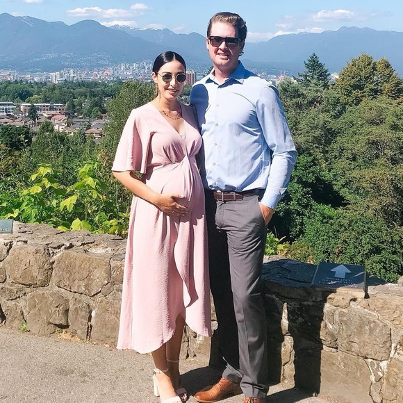 Pinkblush flutter sleeve midi dress nwot - Picture 4 of 5